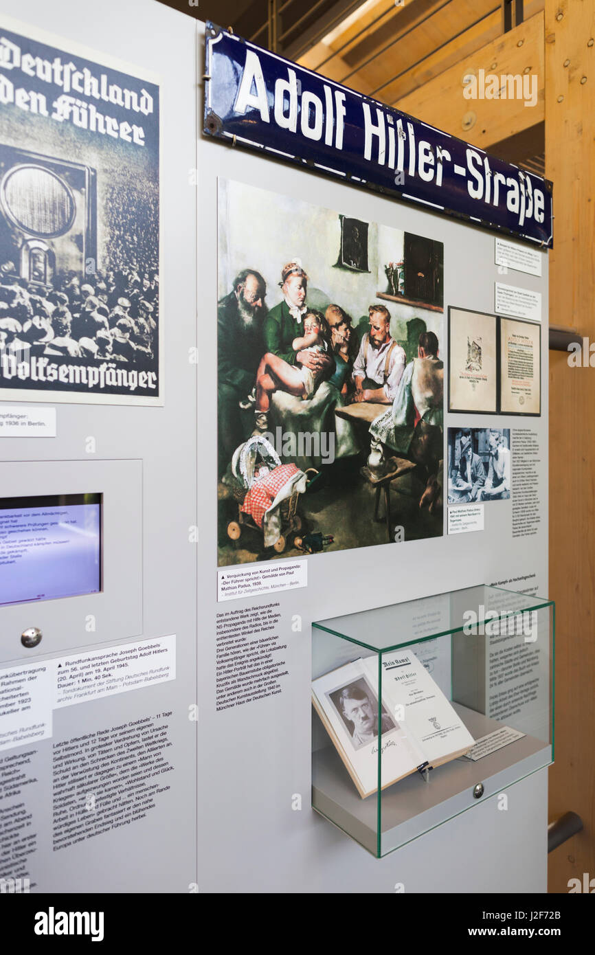 Deutschland, Bayern, Obersalzberg, Dokumentation Obersalzberg, Museum über die Nazi-Diktatur, Innenraum Exponate Stockfoto