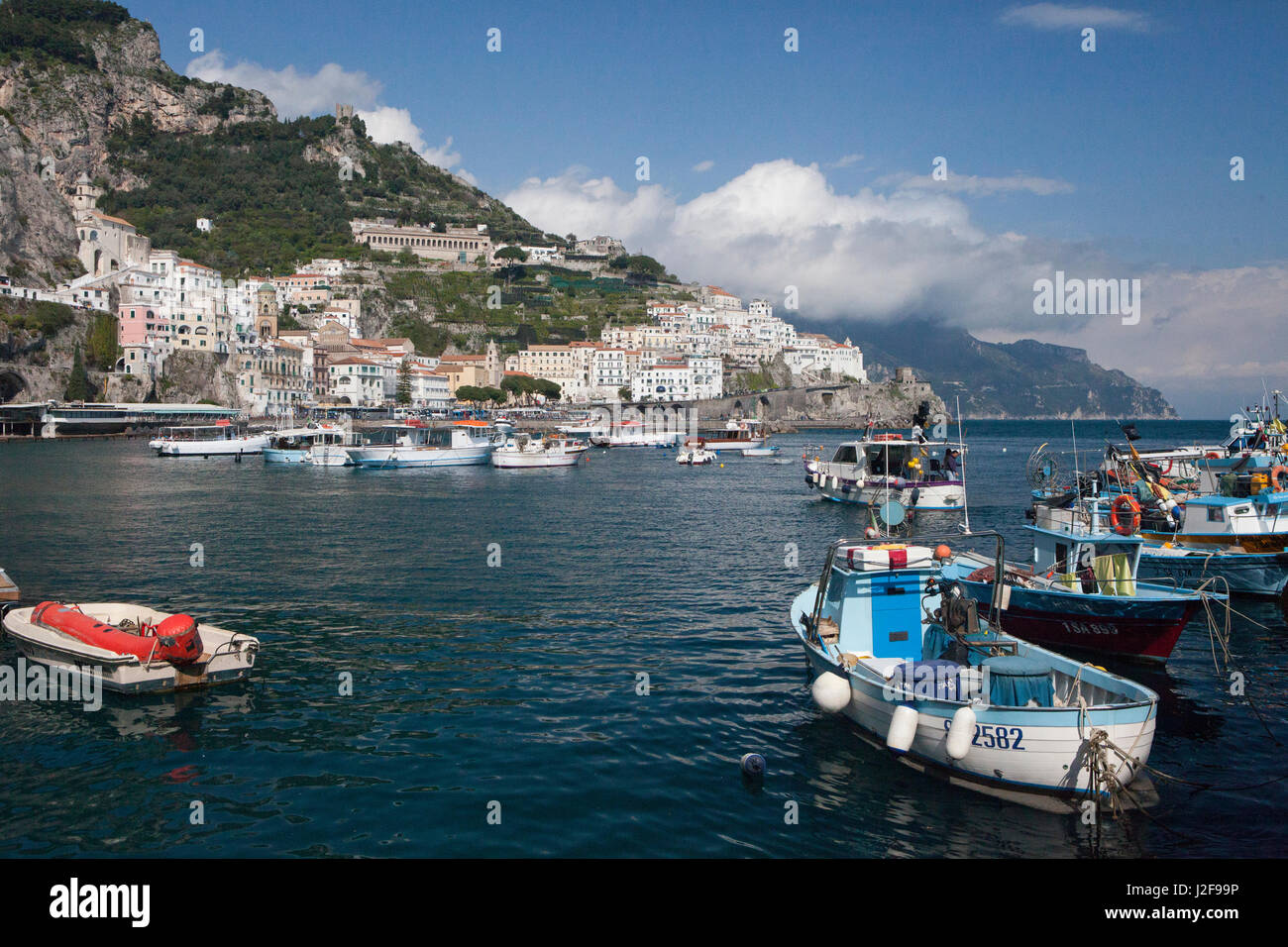 Amalfi verleiht seinen Namen der gesamten Küstenbereich. Stockfoto