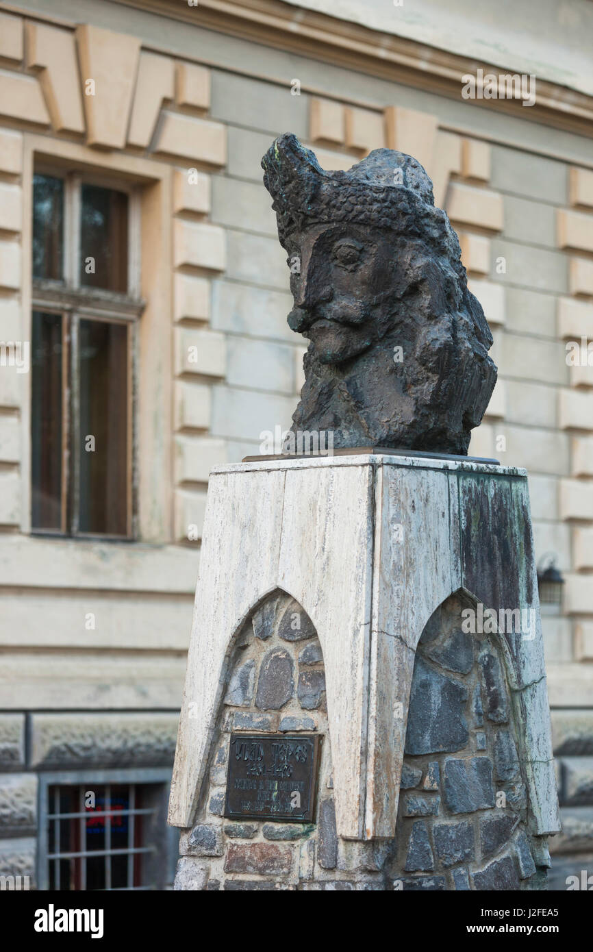 Rumänien, Siebenbürgen, Sighisoara, Statue von Vlad Tepes, Vlad der Pfähler Stockfoto