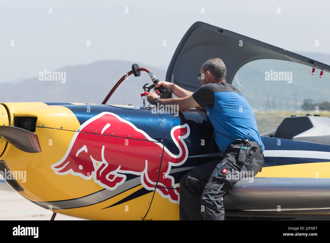 San Diego, USA - 16. April 2017: Befüllen mit Kraftstoff auf dem Display während der Red Bull Air Race World Championship Ebene. Stockfoto