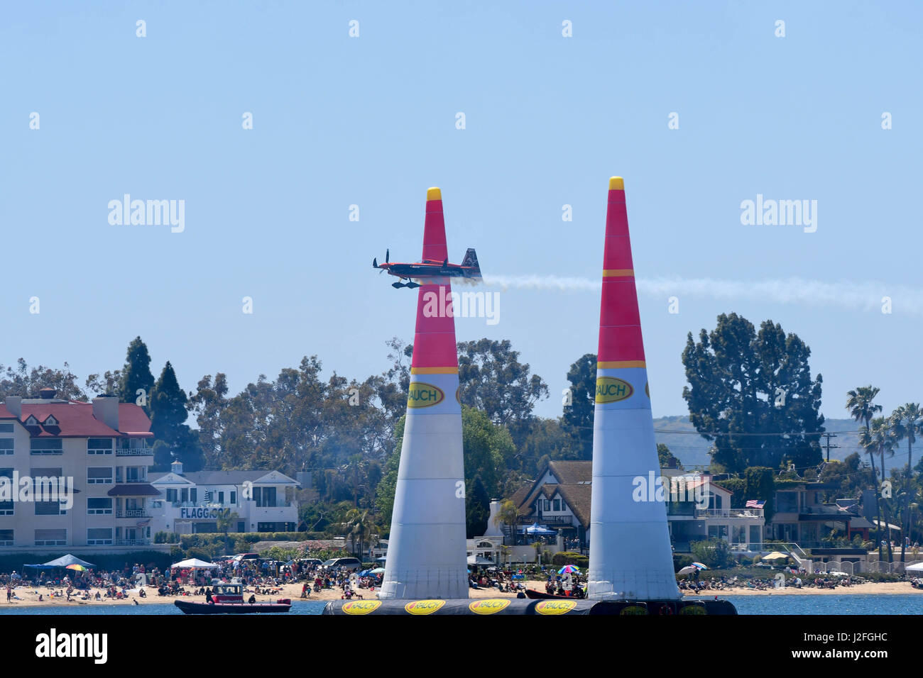 San Diego, USA - 16. April 2017: Nicolas Ivanoff Frankreichs führt während der Red Bull Air Race World Championship. Stockfoto