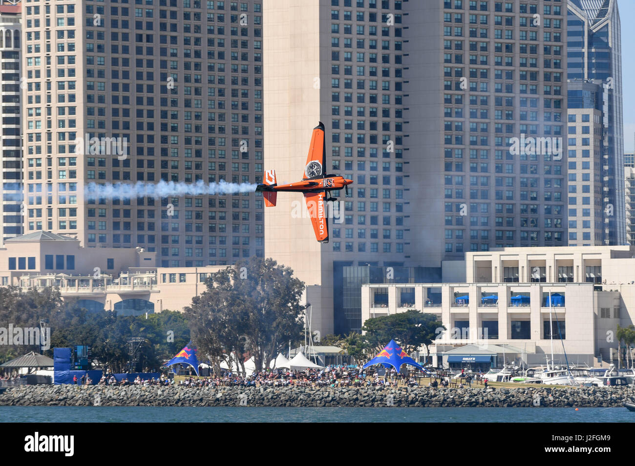 San Diego, USA - 16. April 2017: Nicolas Ivanoff Frankreichs führt während der Red Bull Air Race führt während der Red Bull Air Race World Championship Stockfoto