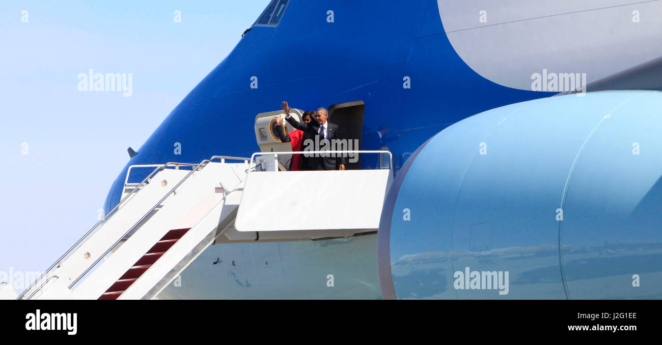 Präsident Obama und First Lady Michelle Obama an Bord Air Force One auf dem Weg nach Maxwell Air Force Base. Stockfoto
