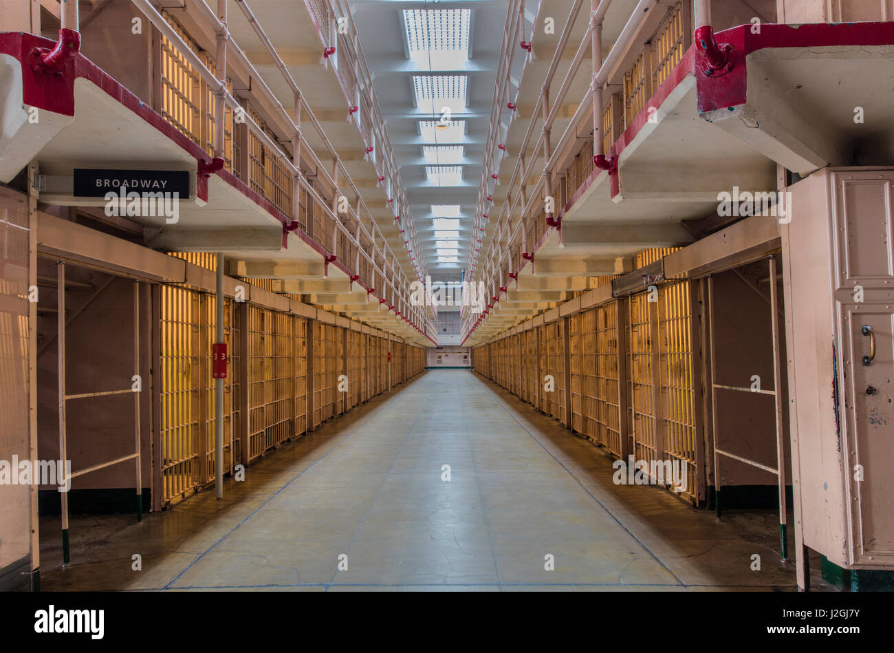 Zellenblöcken aus Gefängnis Alcatraz in San Francisco, Kalifornien, USA (großformatige Größen erhältlich) Stockfoto