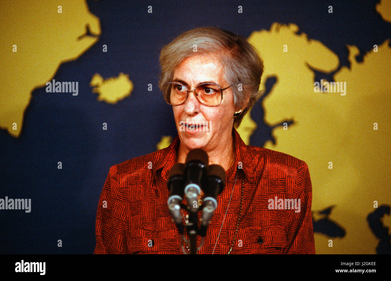 Rozanne Ridgway, Assistant Secretary Of State an das Department of State im Dezember 1987 Stockfoto