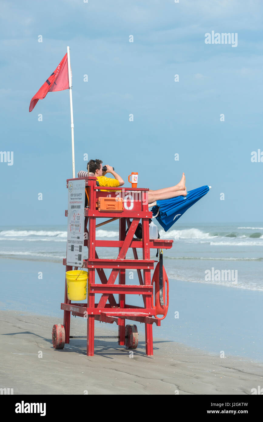 USA, Florida, New Smyrna Beach, Rettungsschwimmer am Strand (großformatige Größen erhältlich) Stockfoto
