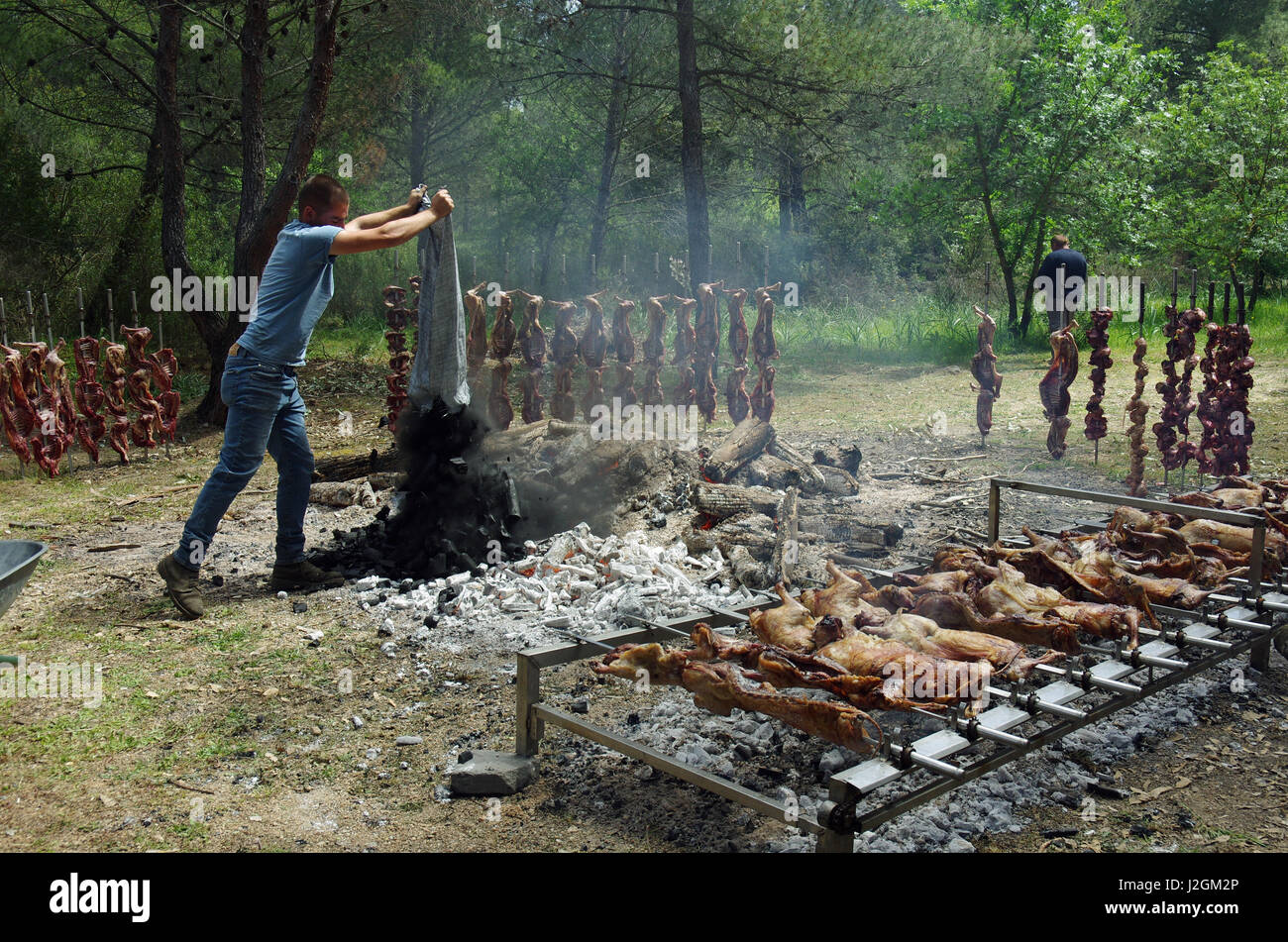 Bidonì, Sardinien. Ostermontag-Dorffest: Lamm Stockfoto