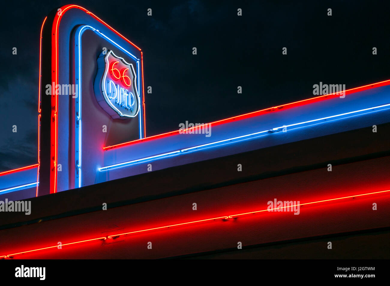Auf dem Dach der retro-Diner beleuchtet mit Neonröhren, Albuquerque, New Mexico, USA. Zentrale Ave, Route 66 Stockfoto