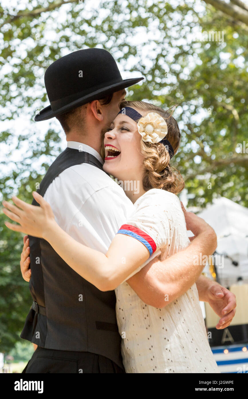 New York City, NY, USA. Jazz Age Rasen Partei auf Governors Island. Stockfoto