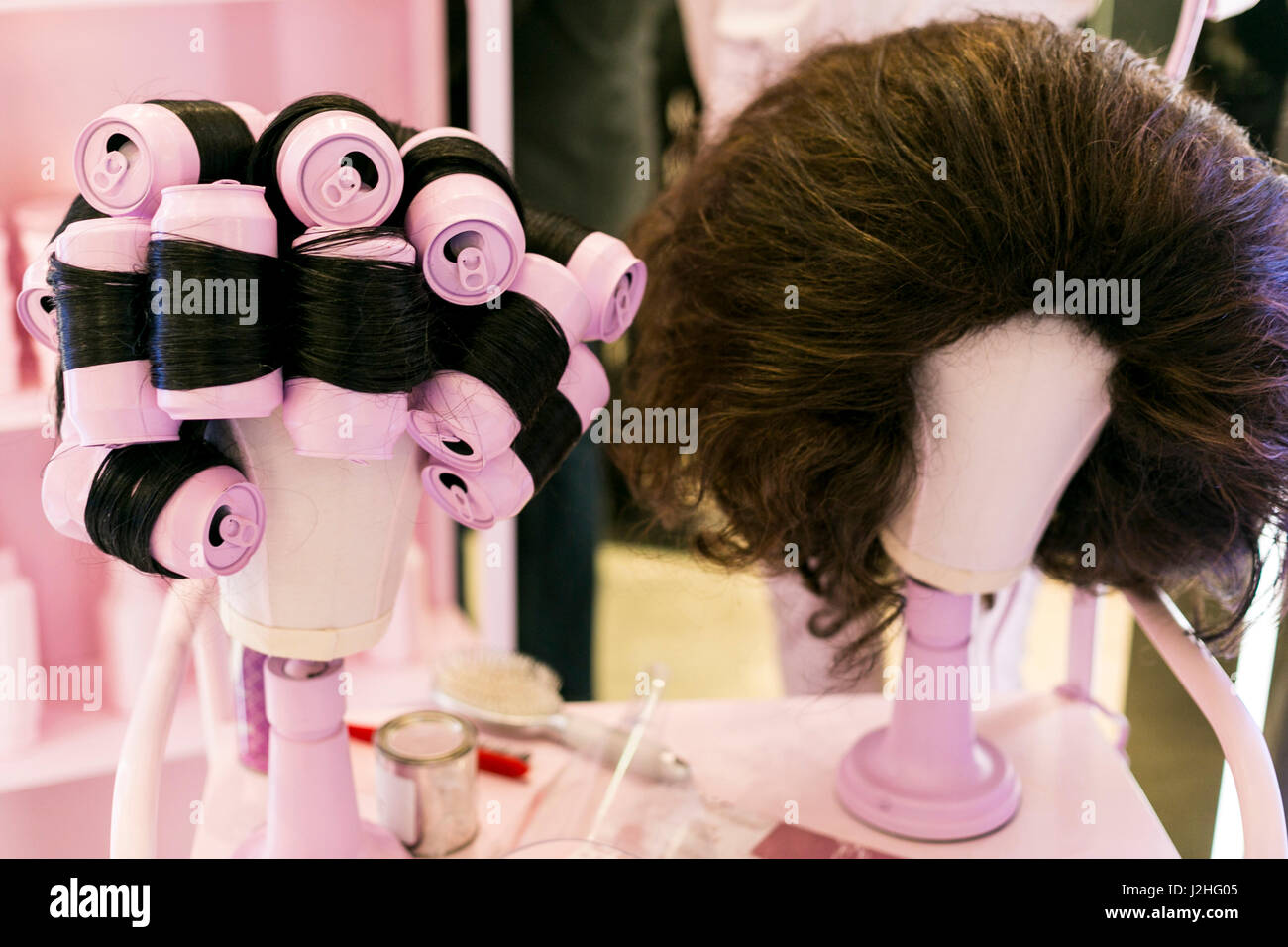 Humorvolle Hairstyling Display, New York City, New York, USA Stockfoto