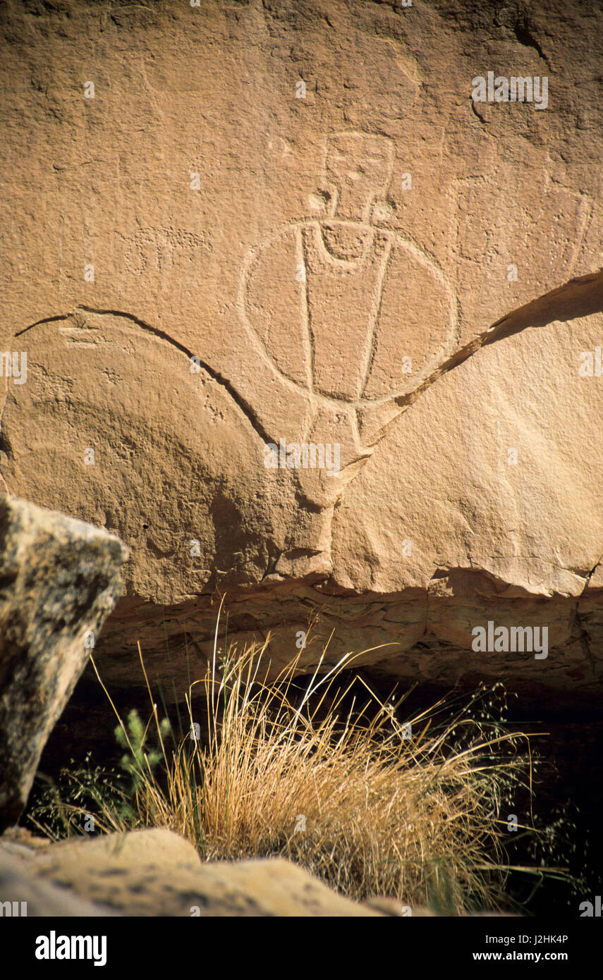 Ute Petroglyph Steinbildhauen mit einem Medizinmann mit Hoop, Vernal Utah-symbol Stockfoto