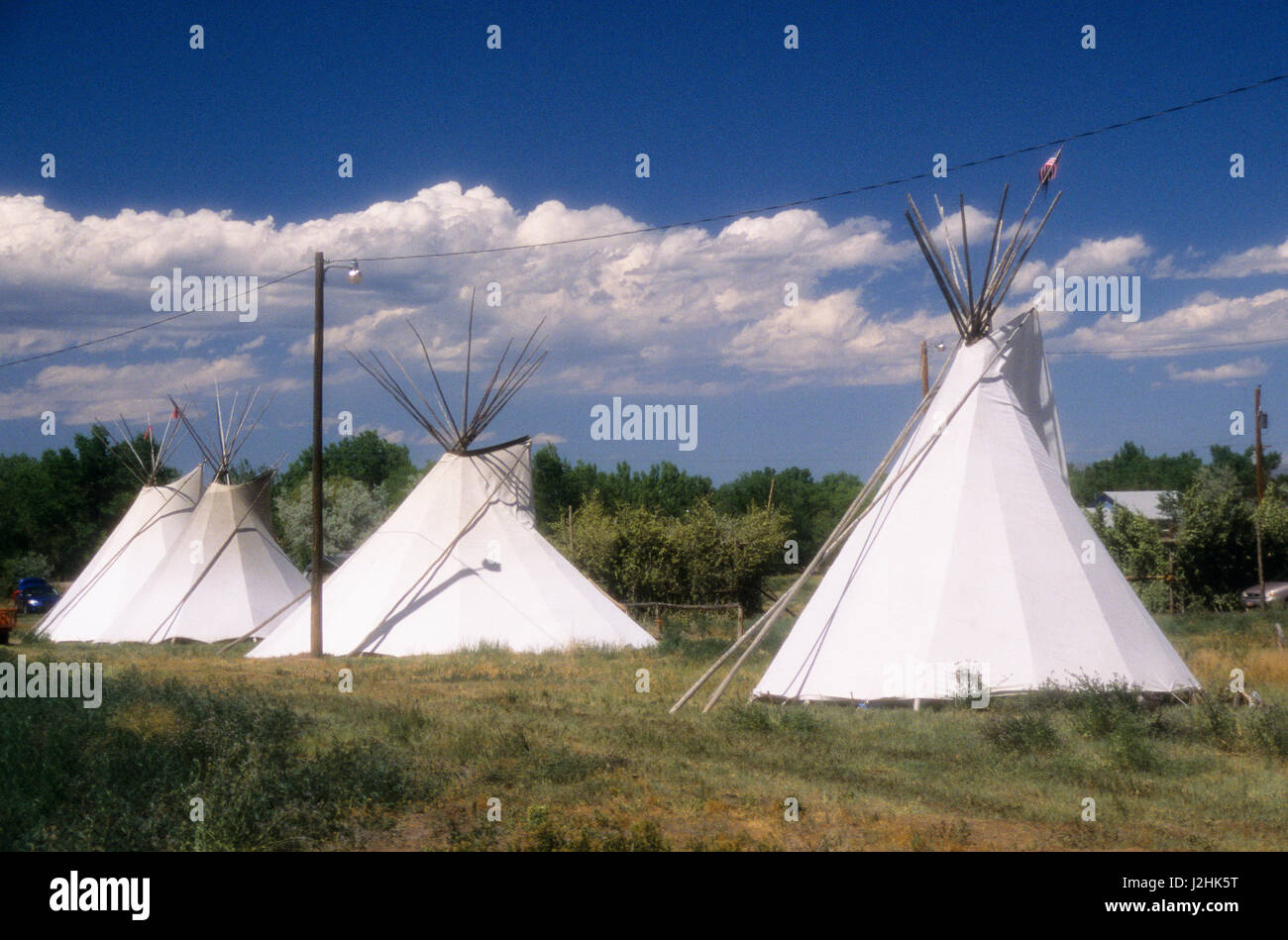 Drei Tipis Einrichten der Uintah und Ouray Indian Reservation, Utah, während ein jährliches Festival und pow wow Stockfoto