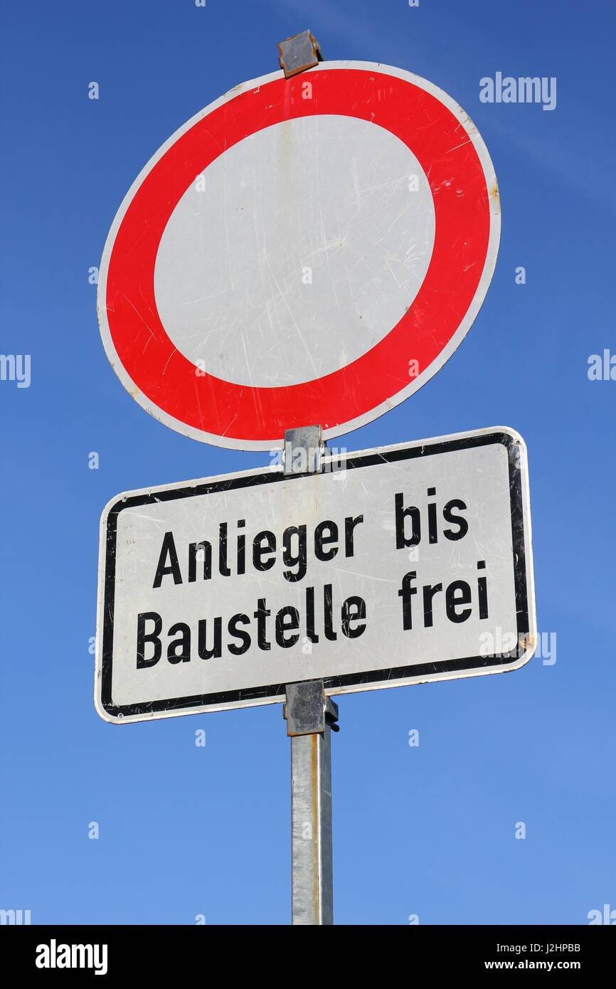 Deutsche Verkehrszeichen: keine redcab - Zugriff auf benachbarte Baustelle erlaubt Stockfoto
