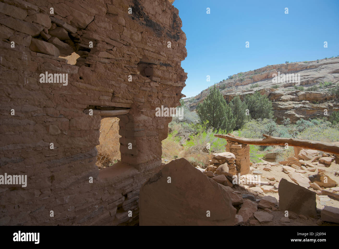 Double-Stack-Ruine auf Cedar Mesa, Utah, Ruine Double Stack Anasazi im Butler Wash, Cedar Mesa, Utah. Die Ruinen sind in den meisten Fällen ein gut gehütetes Geheimnis um Vandalismus zu vermeiden. (Großformatige Größen erhältlich) Stockfoto