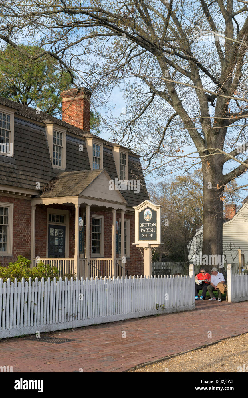 Colonial Williamsburg, Bruton Parish Shop (großformatige Größen erhältlich), Williamsburg, Virginia, USA Stockfoto