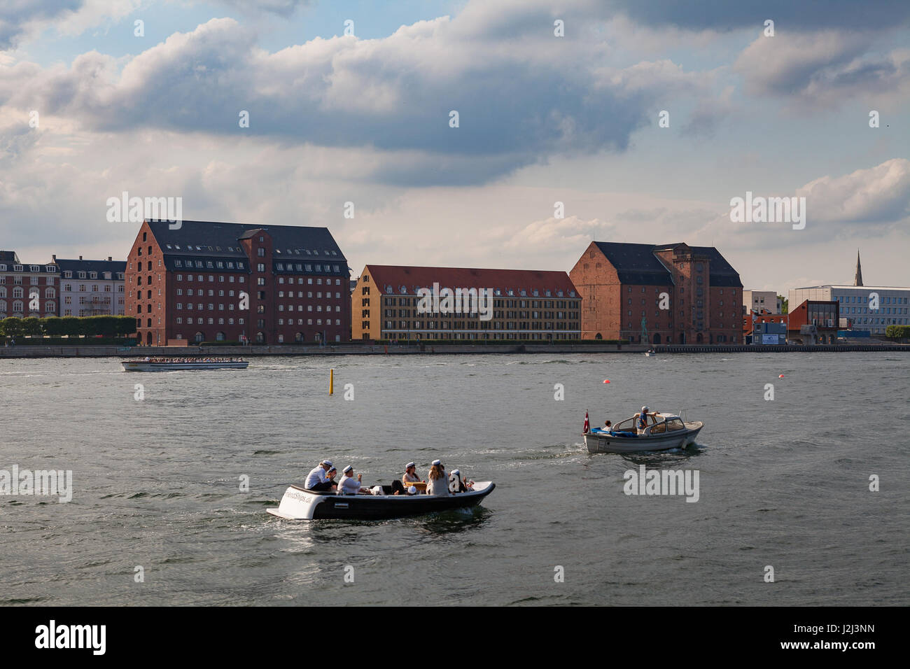 Kopenhagen, Dänemark - 24. Juni 2016: Canal Tour mit einem kleinen Boot Stockfoto