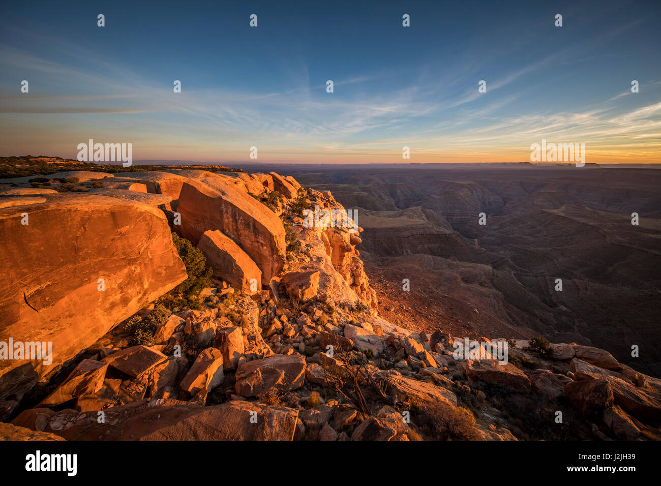 Blick vom Alternativsäge Point, in Utah, die am Rande des Bären Ohren National Monument, USA ist. Mit Blick auf die Navajo-Nation. Stockfoto