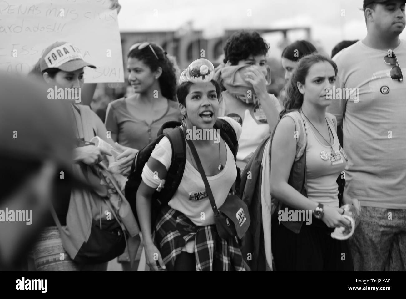 Brasilia, Brasilien. 28. April 2017. Generalstreik des 28. April sammelt Demonstranten vor dem Nationalkongress. Starke Regelung festgelegten öffentlichen Sicherheitsabteilung des Bundesbezirkes garantiert Ruhe. (Foto: Walterson Rosa/Fotoarena) Credit: Foto Arena LTDA/Alamy Live-Nachrichten Stockfoto