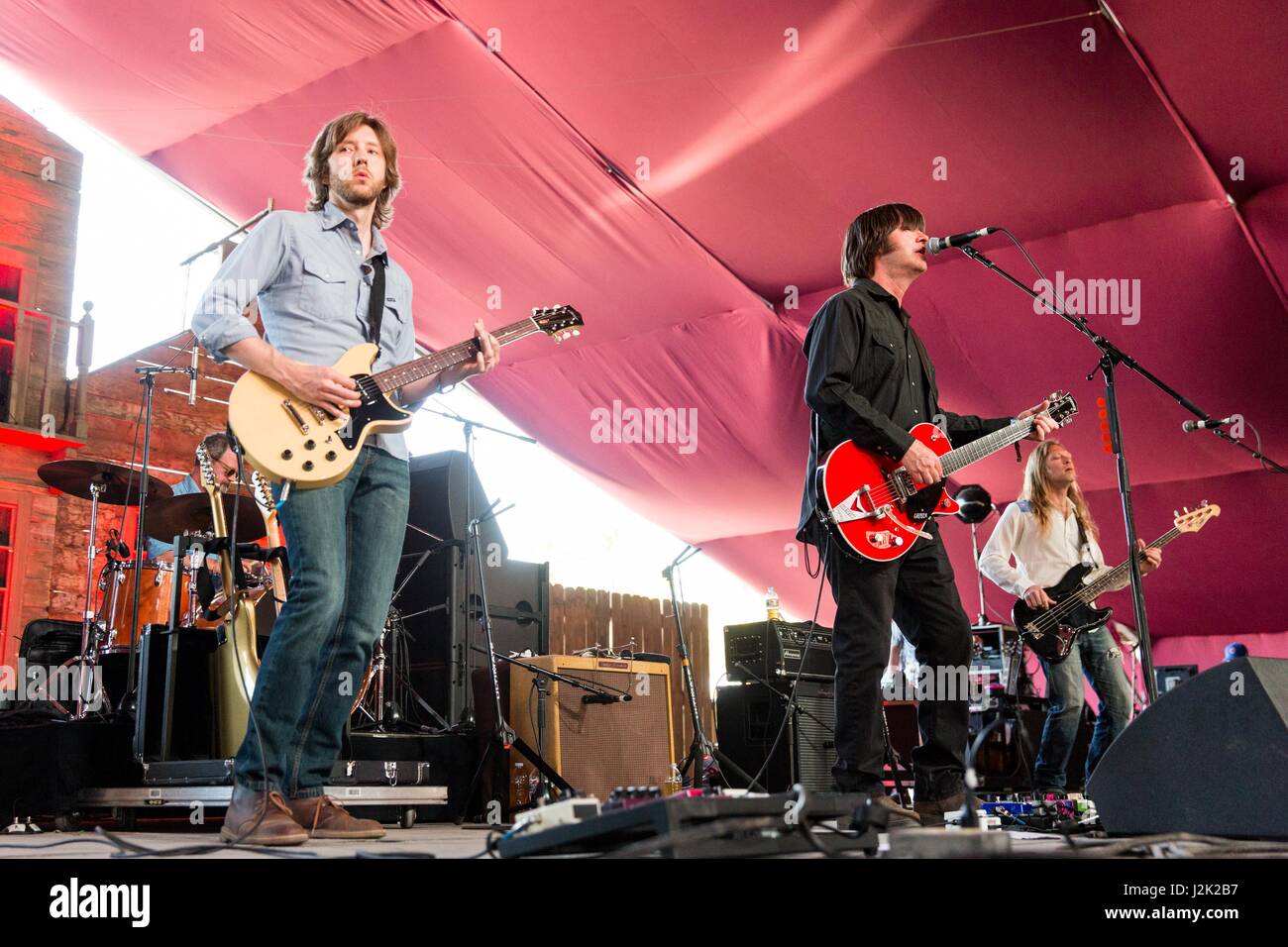 Indio, Kalifornien, USA. 28. April 2017. CHRIS FRAME, JAY FARRAR und ANDREW DUPLANTIS Son Volt bei Stagecoach-Musik-Festival in Indio, Kalifornien Credit: Daniel DeSlover/ZUMA Draht/Alamy Live-Nachrichten Stockfoto