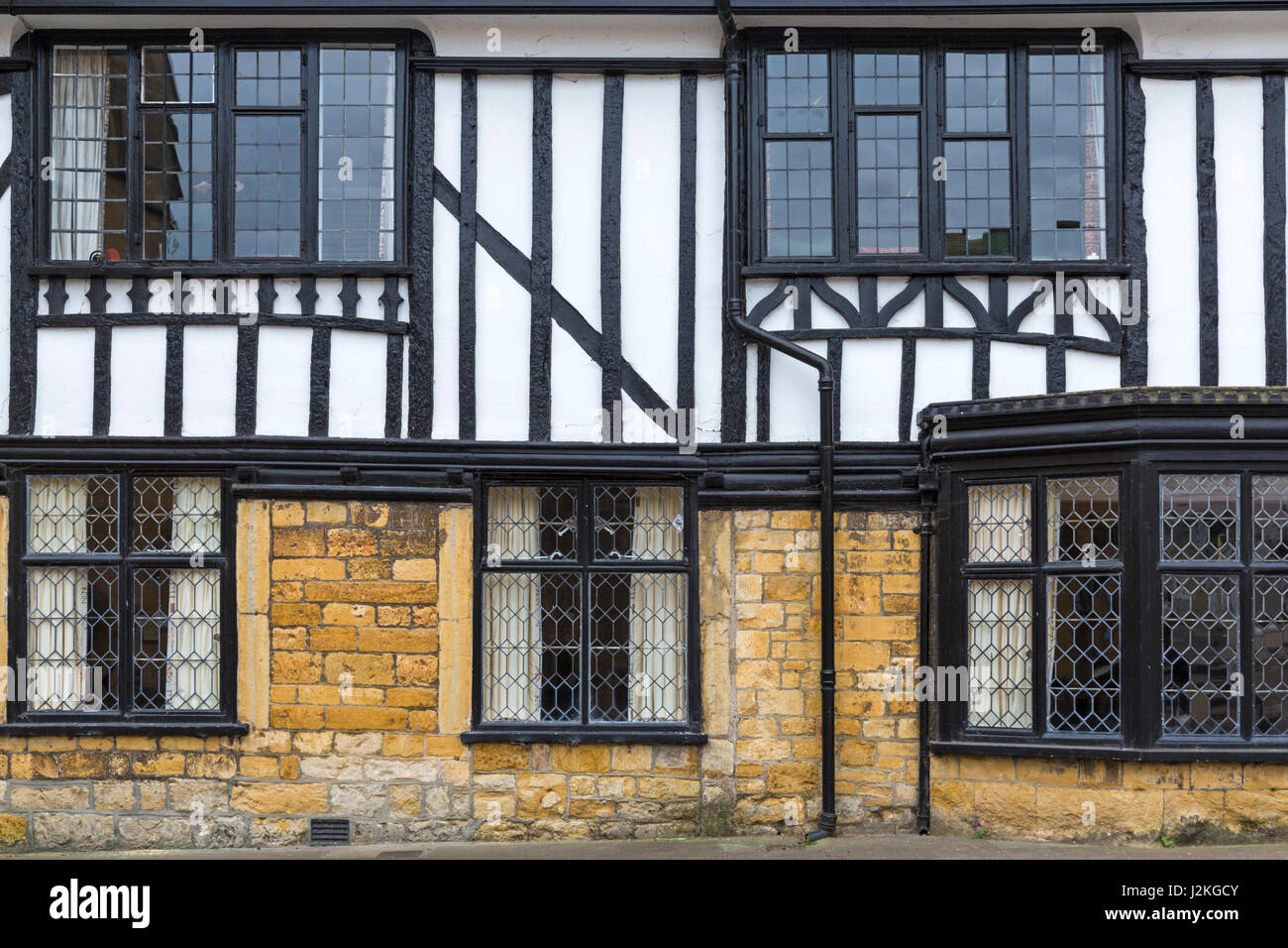 Detail der traditionellen Fachwerkbauten bei Cheap Street, Sherborne, Dorset, England UK im April Stockfoto