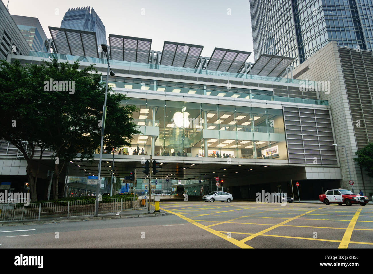 Hong Kong - ca. März 2017: Apple Store in Hong Kong. Apple Store eröffnet seinen lang ersehnten ersten Store in Hong Kong. Apple Store befindet sich im I Stockfoto