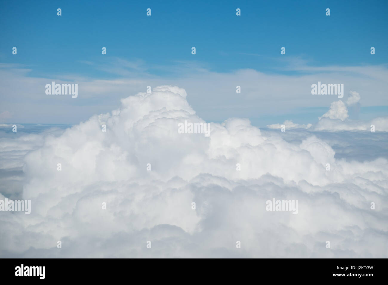 Wolkentextur und blauer Himmel Stockfoto