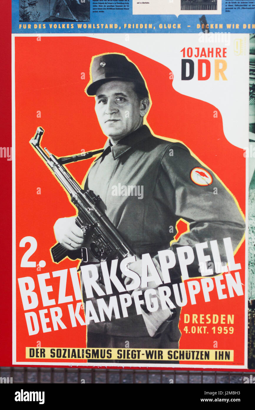 Deutschland, Nordrhein-Westfalen, Bonn, Museumsmeile, Museum der Bundesrepublik Deutschland, DDR, DDR Poster des Grenzschutzes Stockfoto