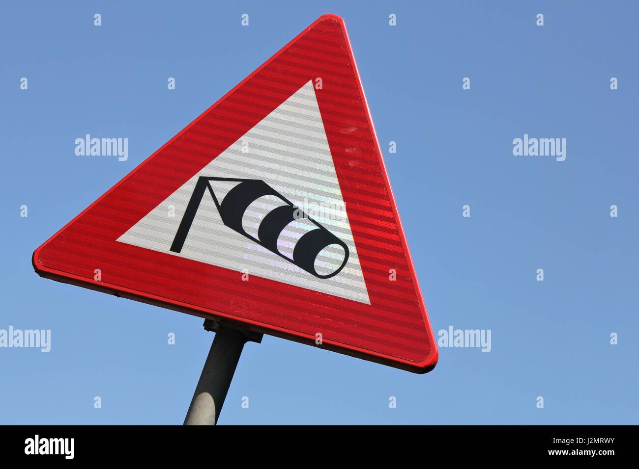 Niederländische Verkehrszeichen: Seitenwind Stockfoto