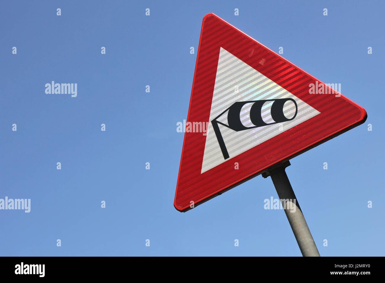 Niederländische Verkehrszeichen: Seitenwind Stockfoto