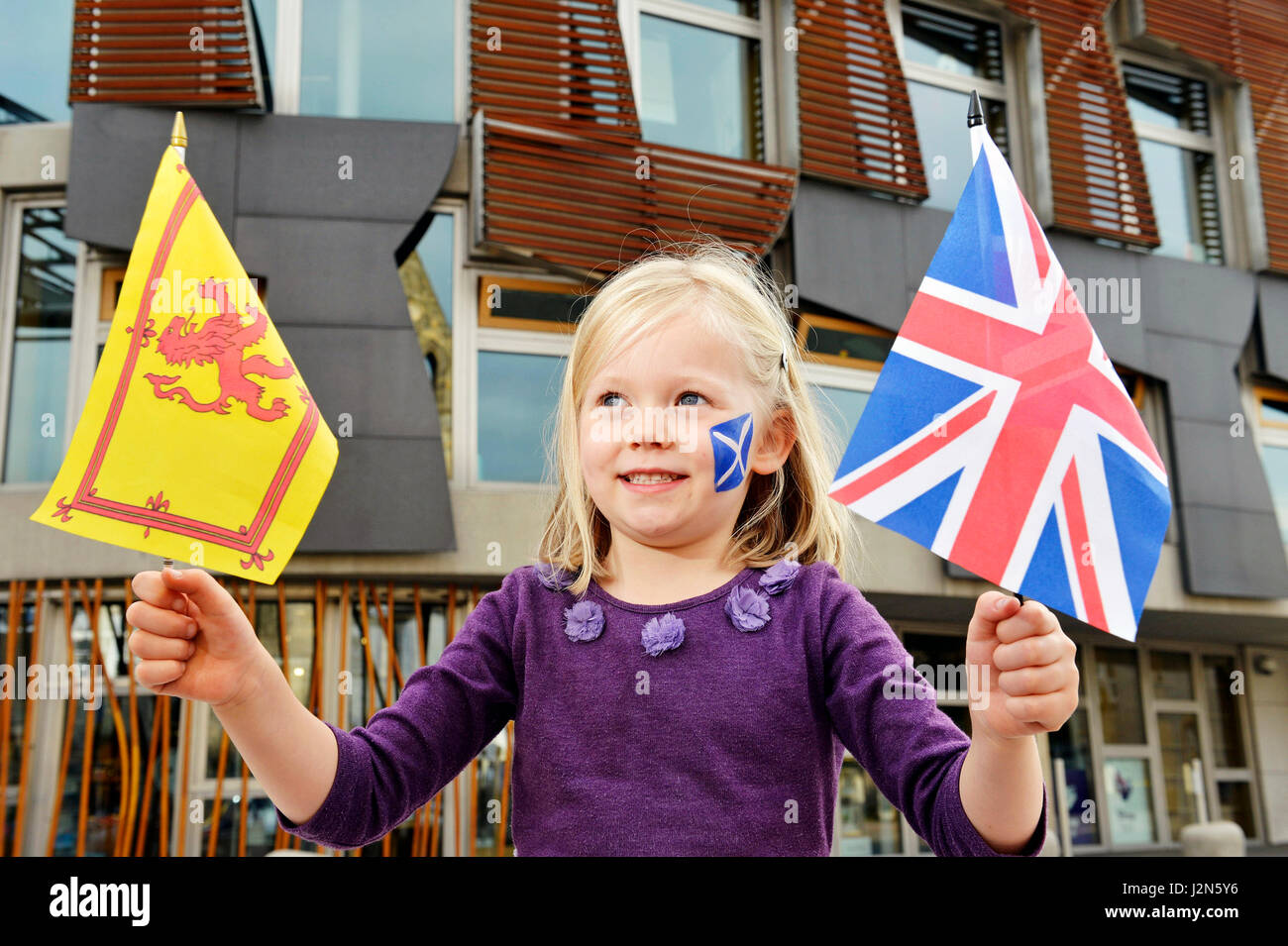 NUR EN - Referendum, Schottische Unabhängigkeit, Thomas Carruthers und Megan Tierney beide 4 Stockfoto