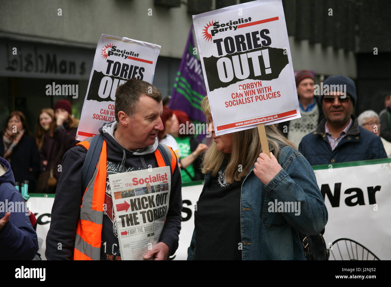 Traditionellen Maikundgebung auch bekannt als Tag der internationalen Arbeiter oder Tag der Arbeit mit Blaskapellen Kundgebungen und Demonstrationen Stockfoto