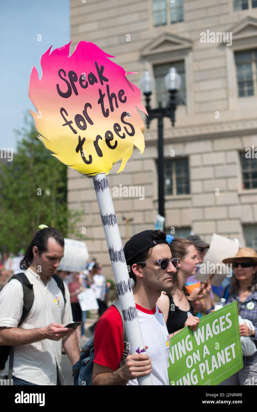 Demonstranten die Völker Klima März in Washington, DC, Anruf für Klima - intelligente Politik auf 100. Tag US-Präsident Donald Trump im Amt. Stockfoto