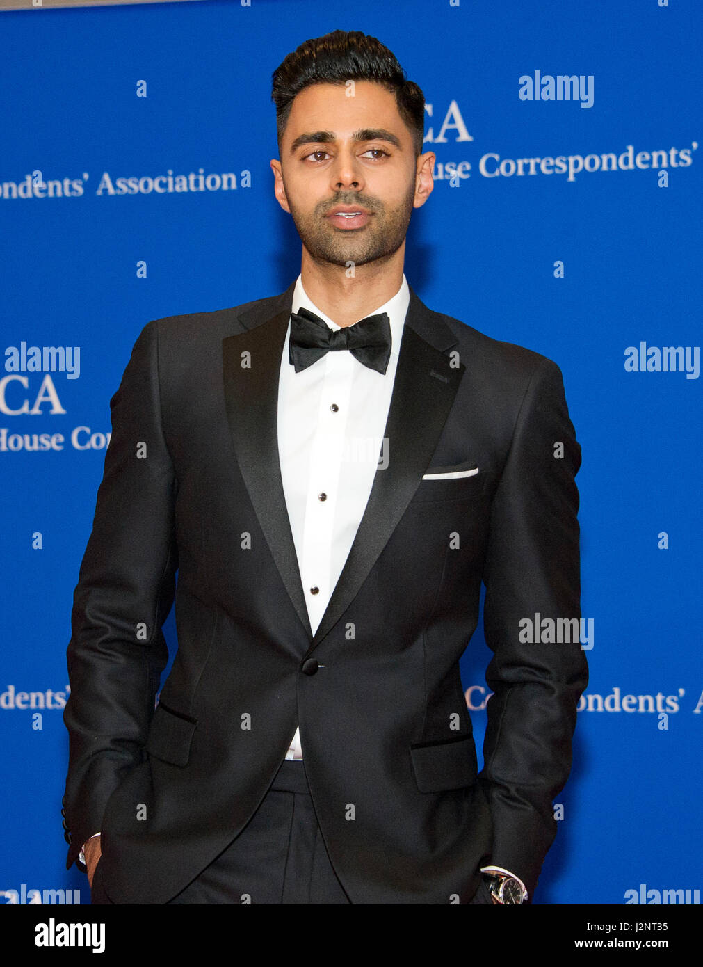 Komiker Hasan Minhaj, die als Host für den Abend dienen wird, kommt für die 2017 White House Correspondents Association Annual Dinner im Washington Hilton Hotel am Samstag, 29. April 2017. Bildnachweis: Ron Sachs/CNP /MediaPunch Stockfoto