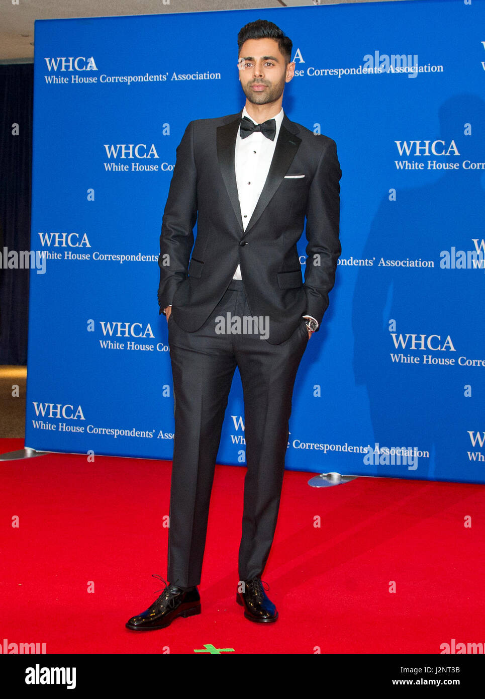 Komiker Hasan Minhaj, die als Host für den Abend dienen wird, kommt für die 2017 White House Correspondents Association Annual Dinner im Washington Hilton Hotel am Samstag, 29. April 2017. Bildnachweis: Ron Sachs/CNP /MediaPunch Stockfoto