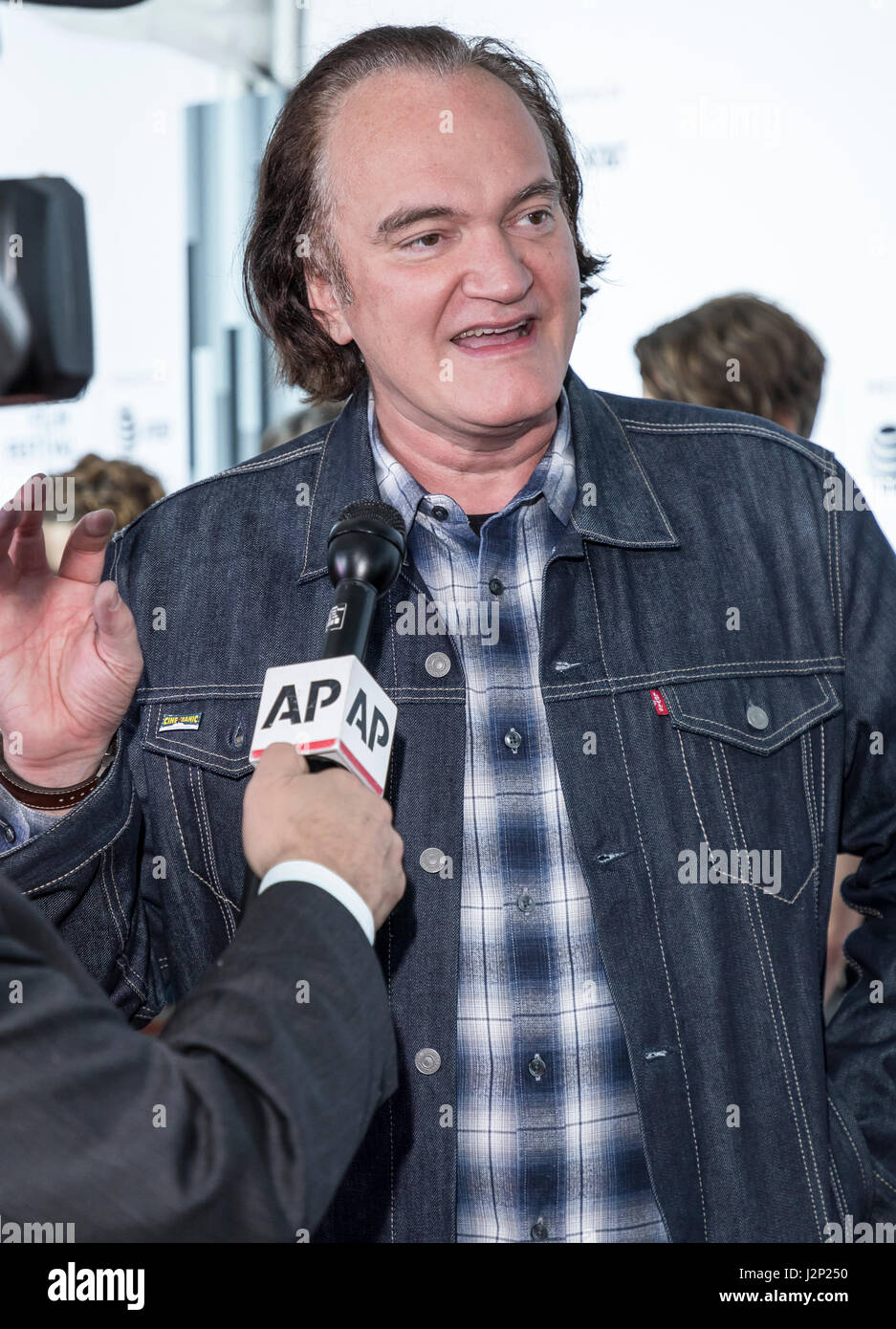 New York, Vereinigte Staaten von Amerika. 28. April 2017. Quentin Tarantino besucht 25. Jahrestag Retrospektive Screening von Reservoir Dogs auf dem 2017 Tribeca Film Festival im Beacon Theatre, Manhattan Credit: Sam Aronov/Pacific Press/Alamy Live News Stockfoto