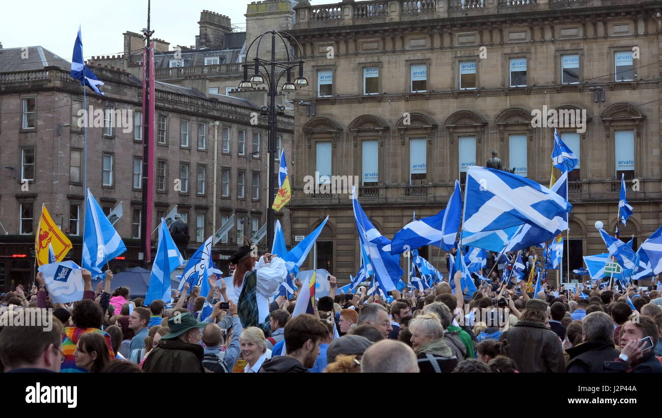 SNP Scottish National Party ja Abstimmung Austritt Unabhängigkeit Wahl Ja Stimmen Rallye Stockfoto