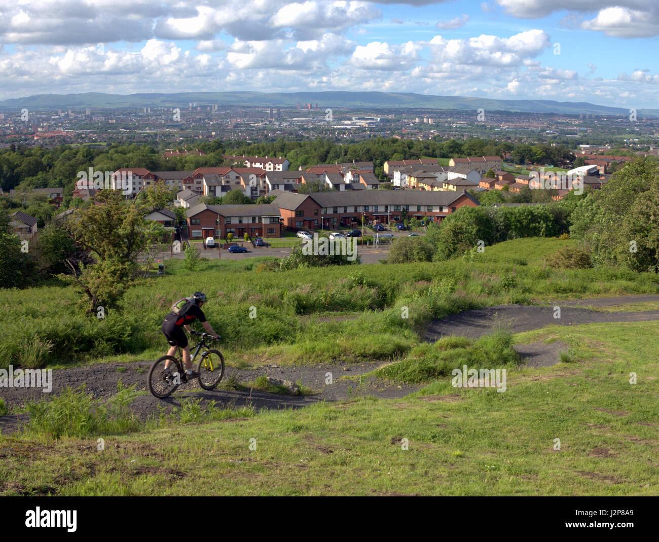 Catkin Braes Country Park und Mountain-Bike-Zentrum mit Panorama Castlemilk und Glasgow Stockfoto