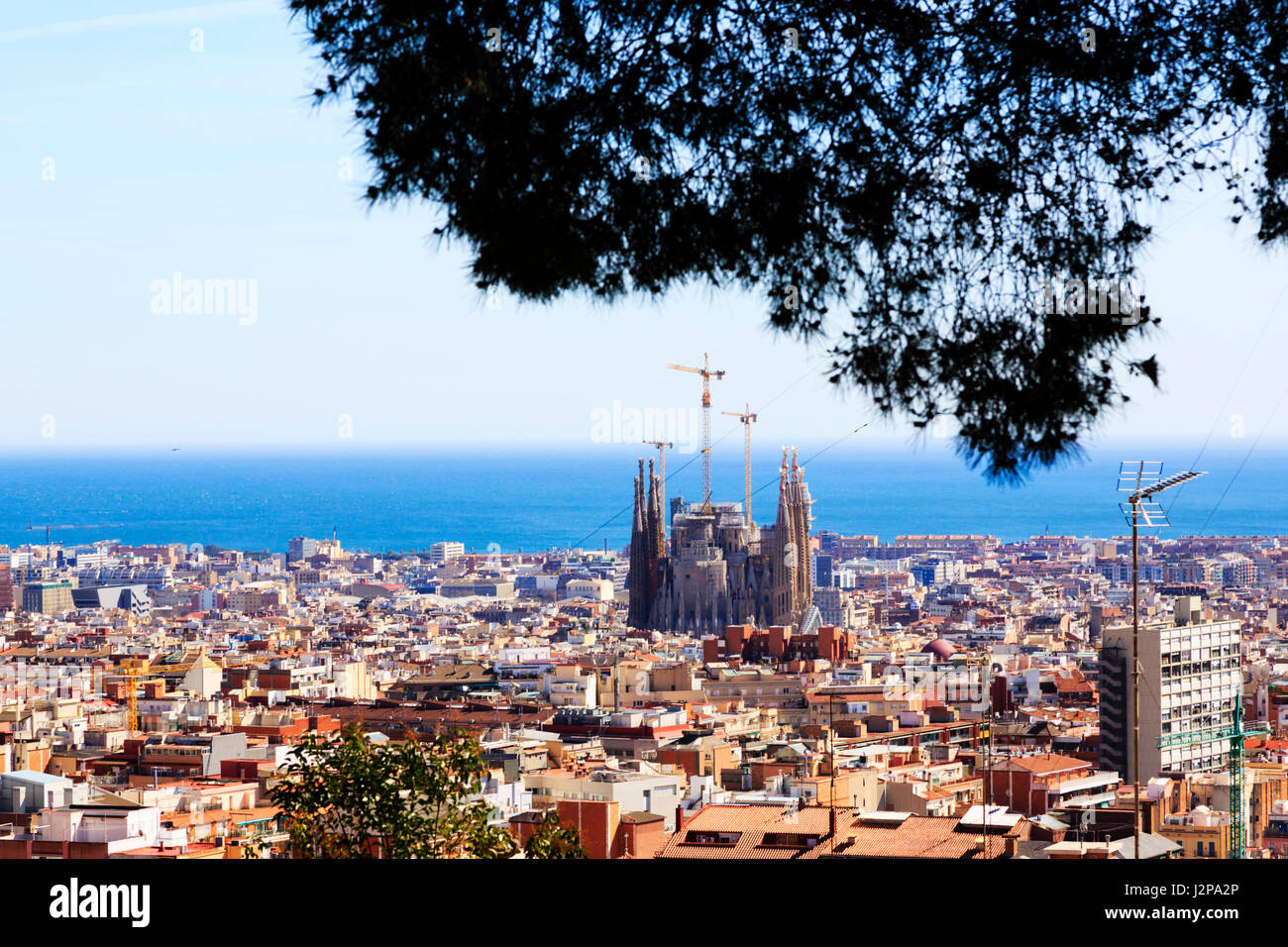 Gaudis La Sagrada Familia Basilika Und Barcelona Skyline Vom Park G ell 