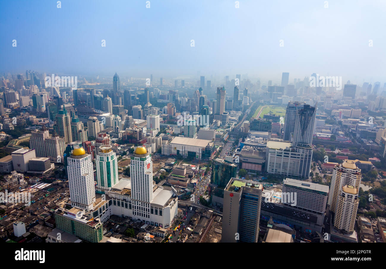 BANGKOK 15 Dezember: Draufsicht der Sathorn Bezirk, Sathorn-Viertel ist eines der 50 Distrikte von Bangkok es gebunden durch sechs andere Bezirke, großflächig und Stockfoto