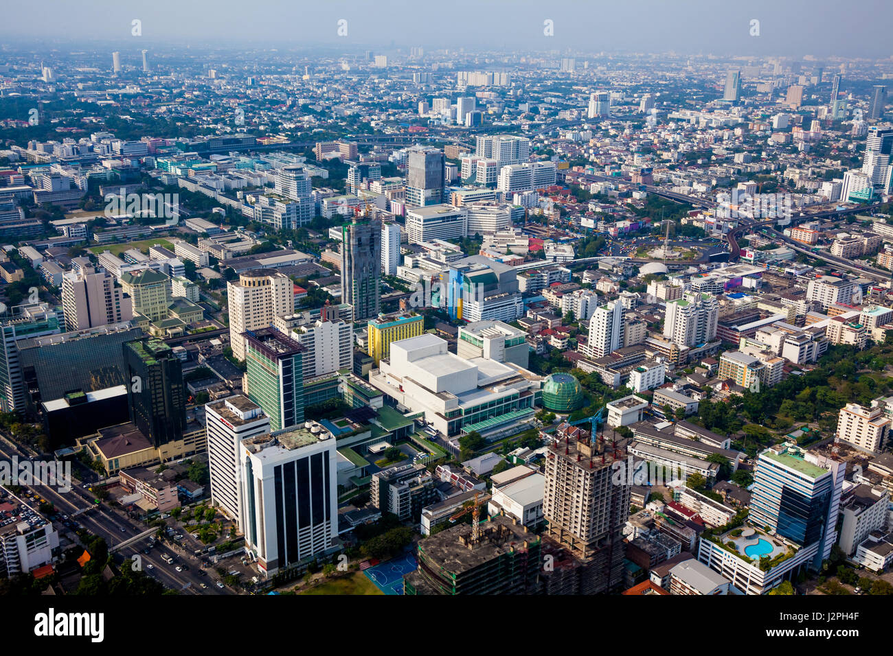 BANGKOK 15 Dezember: Draufsicht der Sathorn Bezirk, Sathorn-Viertel ist eines der 50 Distrikte von Bangkok es gebunden durch sechs andere Bezirke, großflächig und Stockfoto