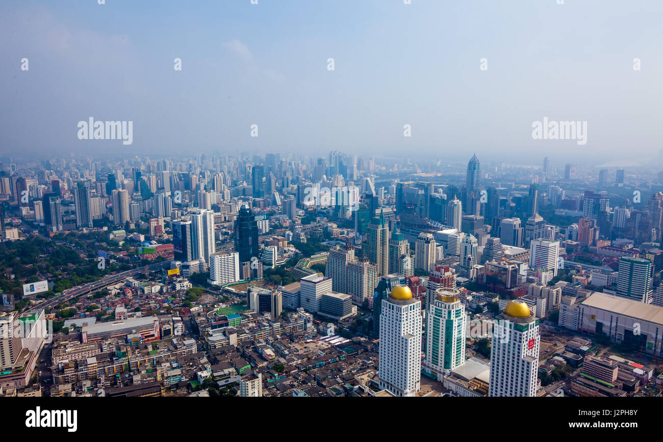 BANGKOK 15 Dezember: Draufsicht der Sathorn Bezirk, Sathorn-Viertel ist eines der 50 Distrikte von Bangkok es gebunden durch sechs andere Bezirke, großflächig und Stockfoto