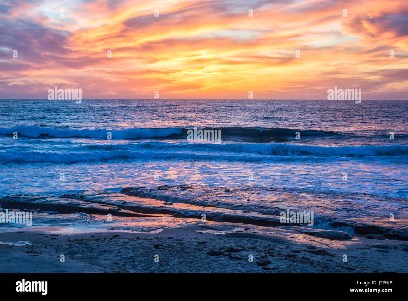 Coastal Sonnenuntergang mit Wolken-Formationen. La Jolla, Kalifornien, USA. Stockfoto