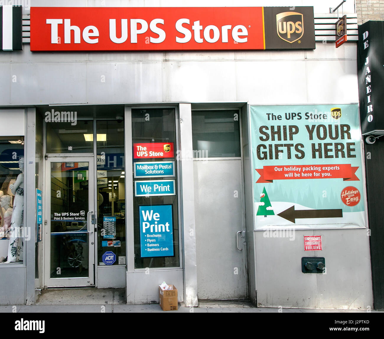 Ein UPS-store in Downtown Manhattan. Stockfoto