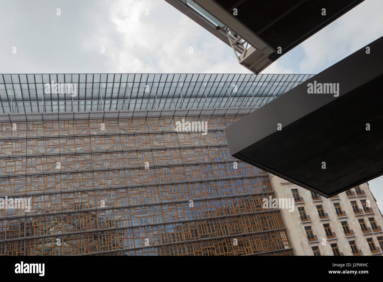 Europa-Gebäude, auch bekannt als Résidence Palace, verwendet als Sitz des Europäischen Rates im Europaviertel in Brüssel, Belgien. Stockfoto Europa-Gebäude, auch bekannt als Résidence Palace, verwendet als Sitz des Europäischen Rates im Europaviertel in Brüssel, Belgien. Stockfoto