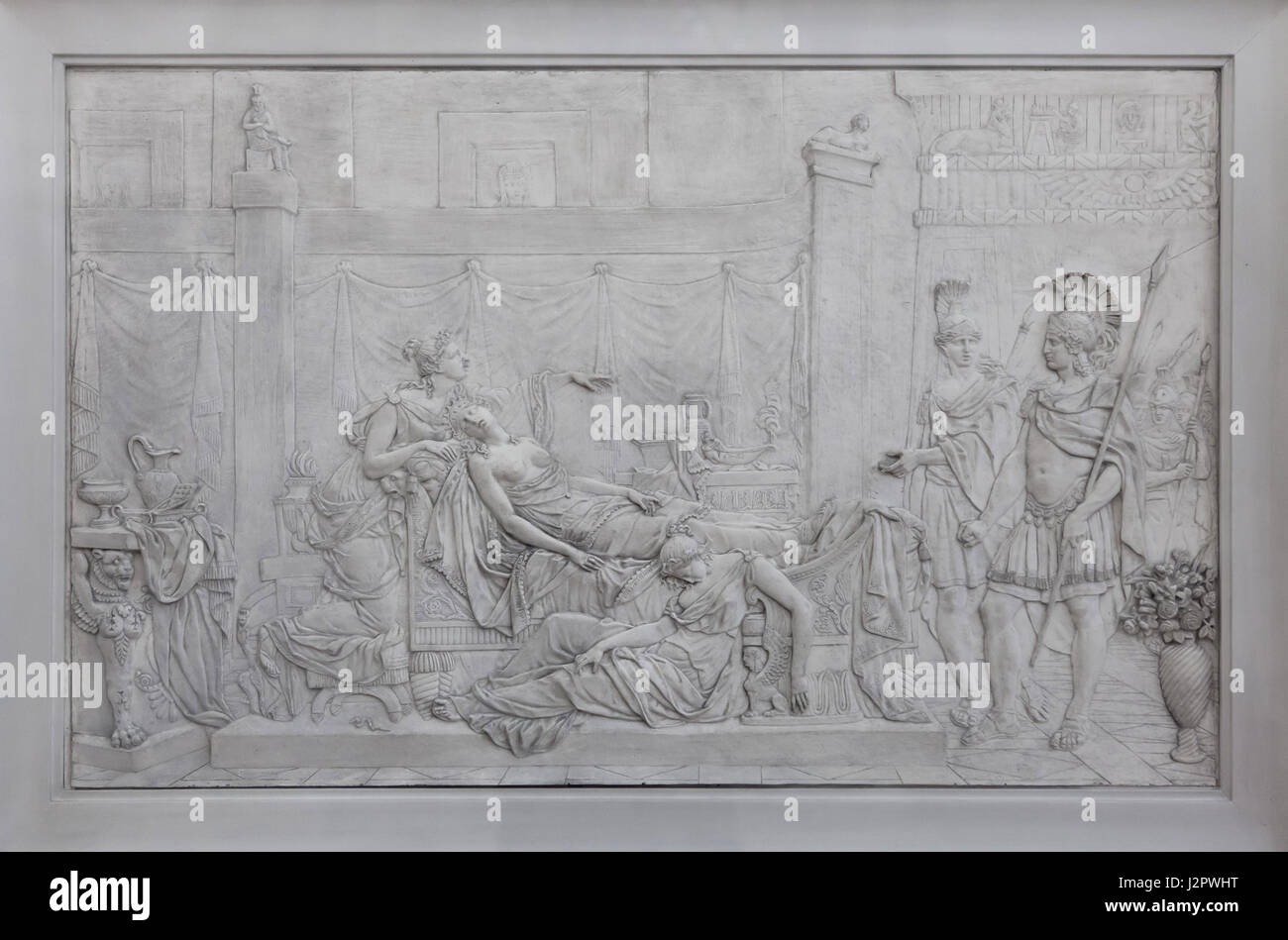 Der Tod der Kleopatra. Der Gips Guss Relief des flämischen Bildhauers Jacobus Josephus Eeckhout (ca. 1821) auf dem Display in den Königlichen Museen der schönen Künste in Brüssel, Belgien. Stockfoto