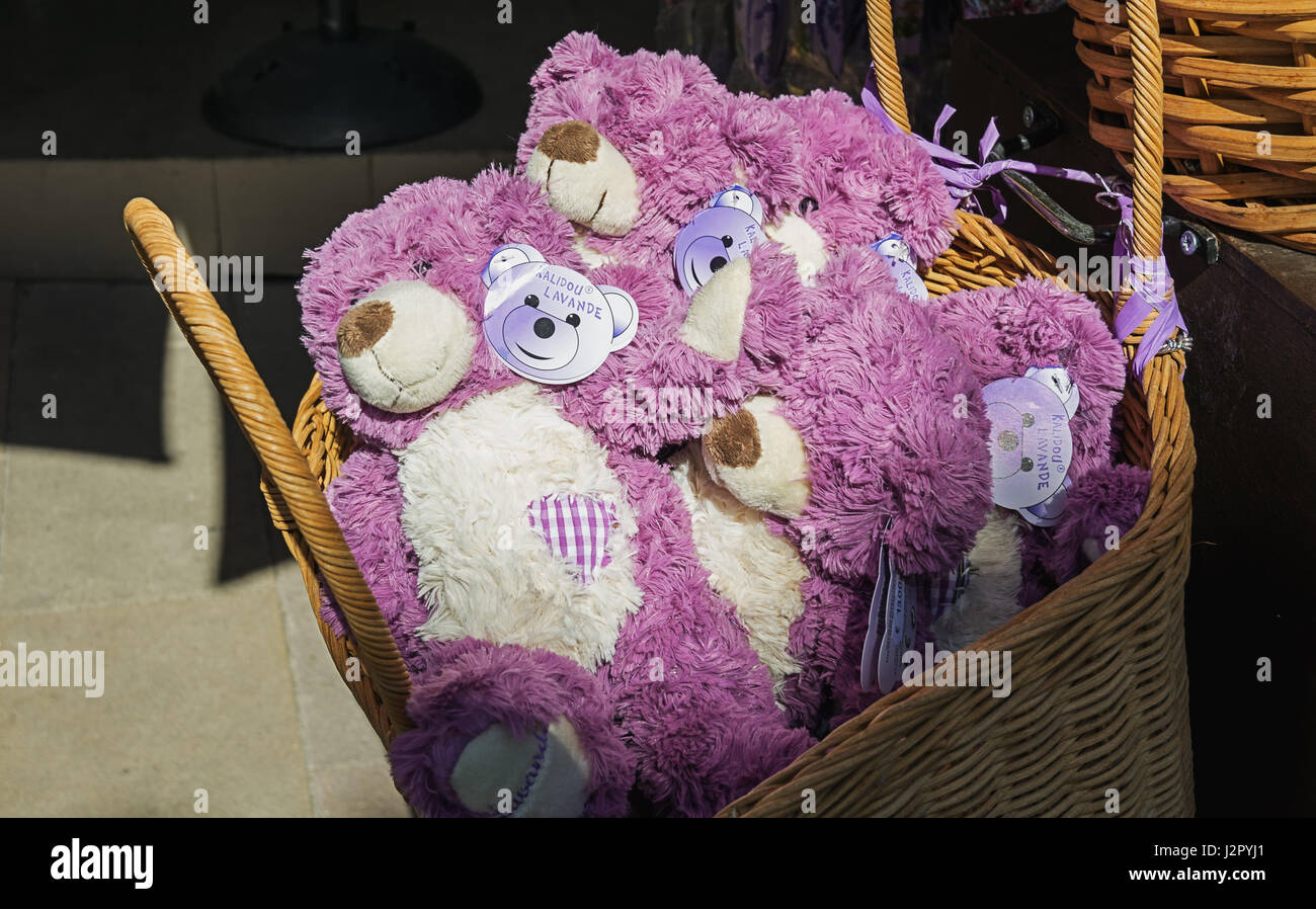 Avignon, Frankreich, 9. September 2016: Handgefertigte Bären zum Verkauf an ein Souvenirladen in Avignon Stockfoto