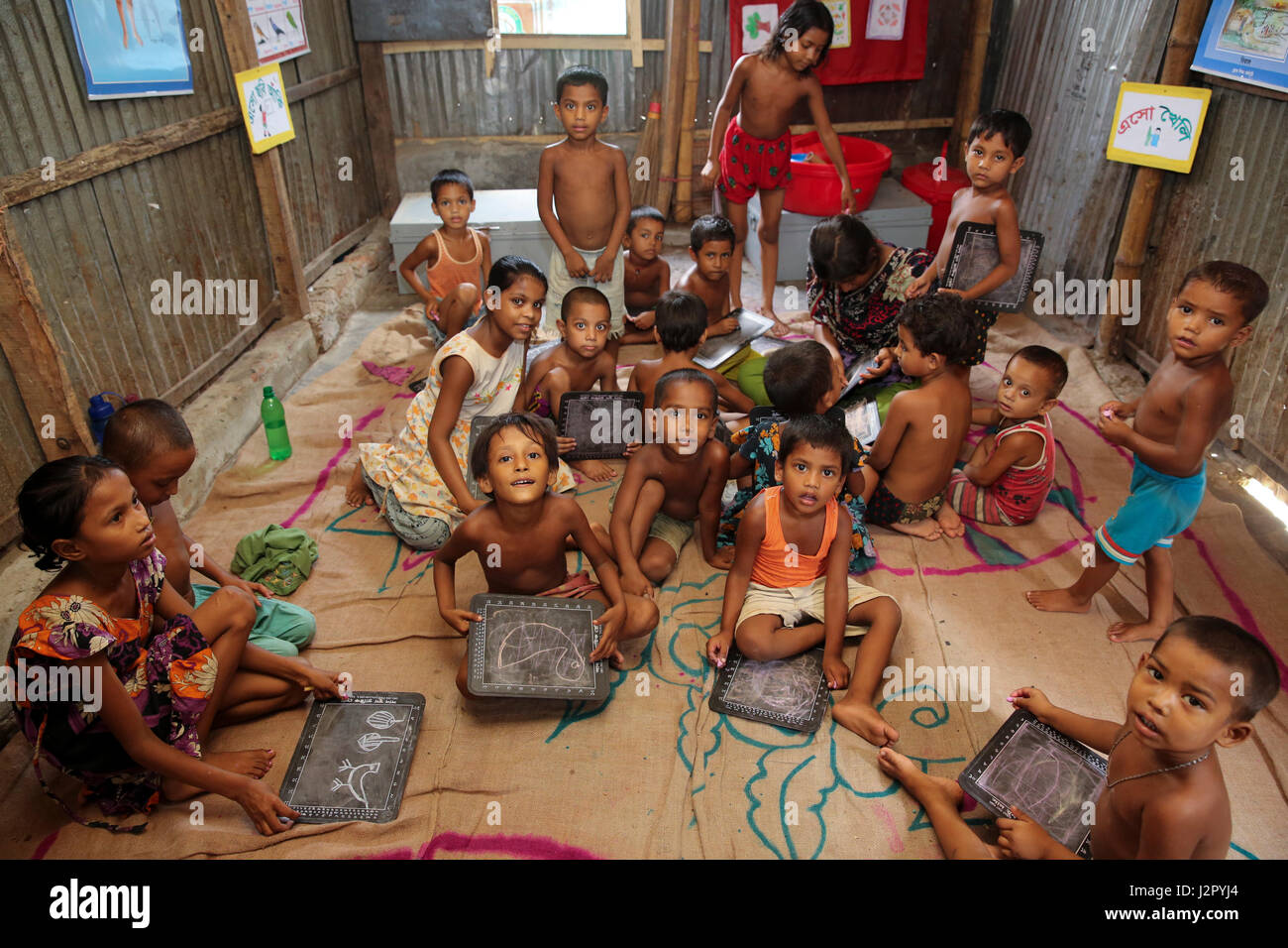 Eine NGO betrieben nichtformalen Fakultät Korail Slum in Dhaka, Bangladesch Stockfoto