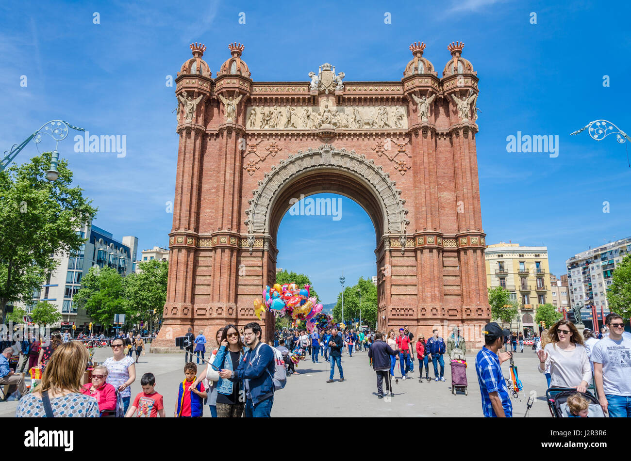 Der Arc de Triomf vom Passeig de Lluís Companys in Barcelona, Spanien gesehen. Stockfoto