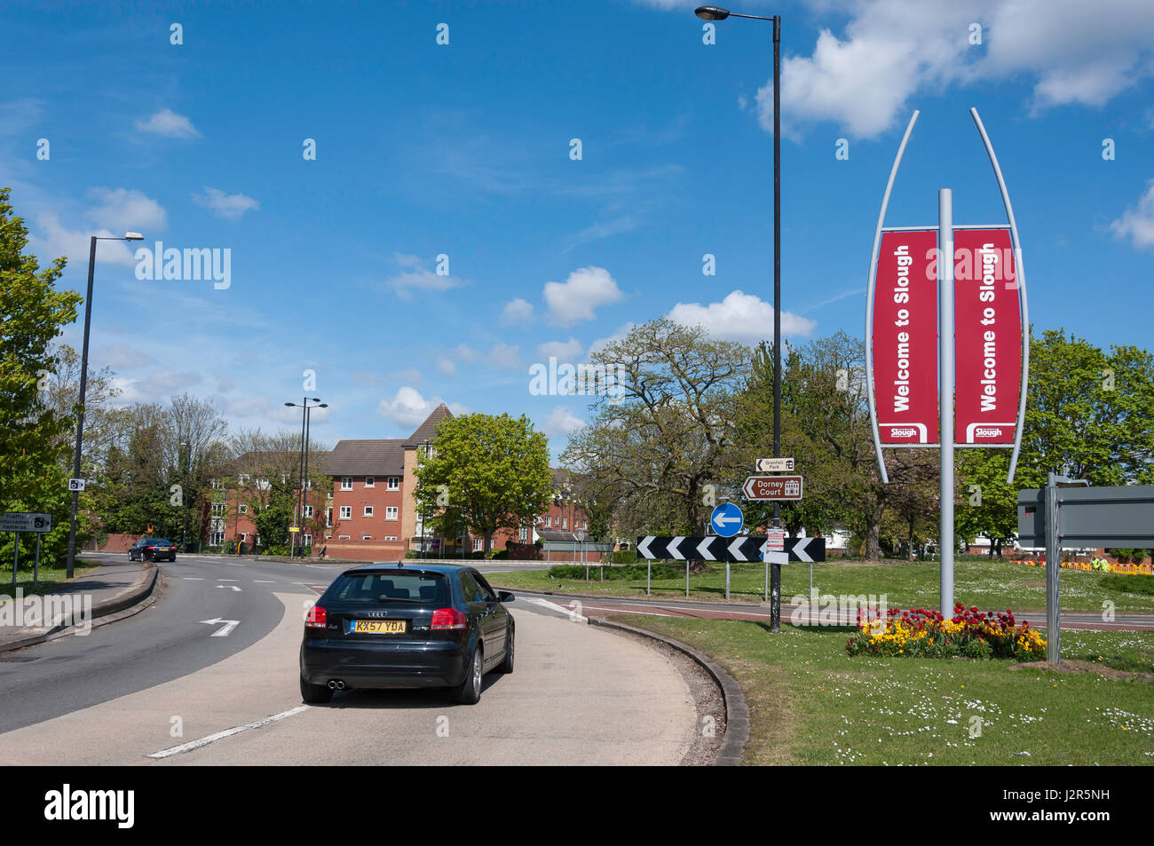 "Willkommen in Slough" Schild an der Bath Road (A4), Slough, Berkshire, England, Vereinigtes Königreich Stockfoto