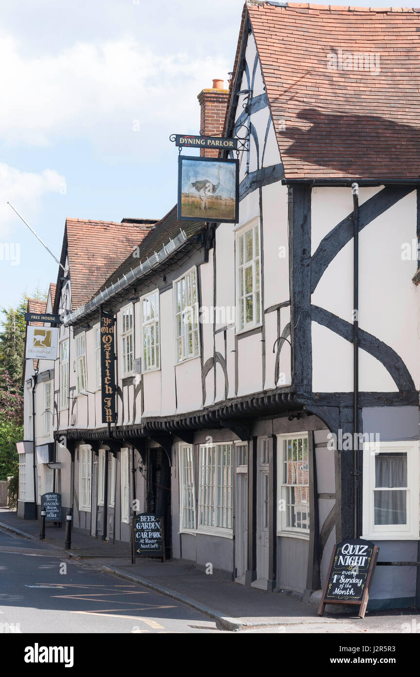 12. Jahrhundert Ye Olde Ostrich Inn, High Street, Colnbrook, Berkshire, England, Vereinigtes Königreich Stockfoto